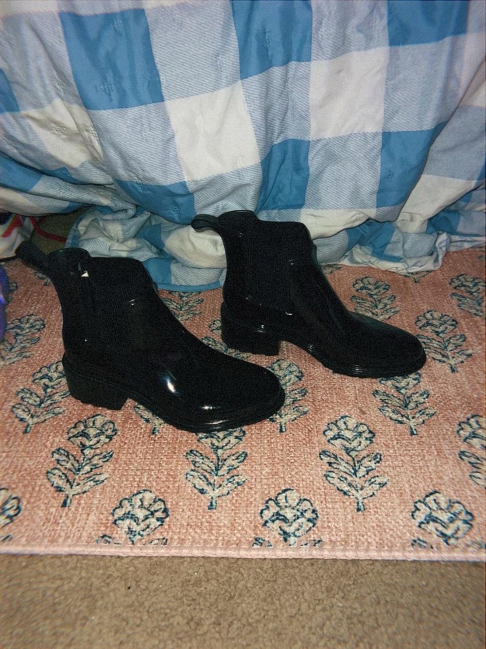 Women’s Shiny Black Boots